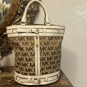 New and unique Michael Kors boutique  bag